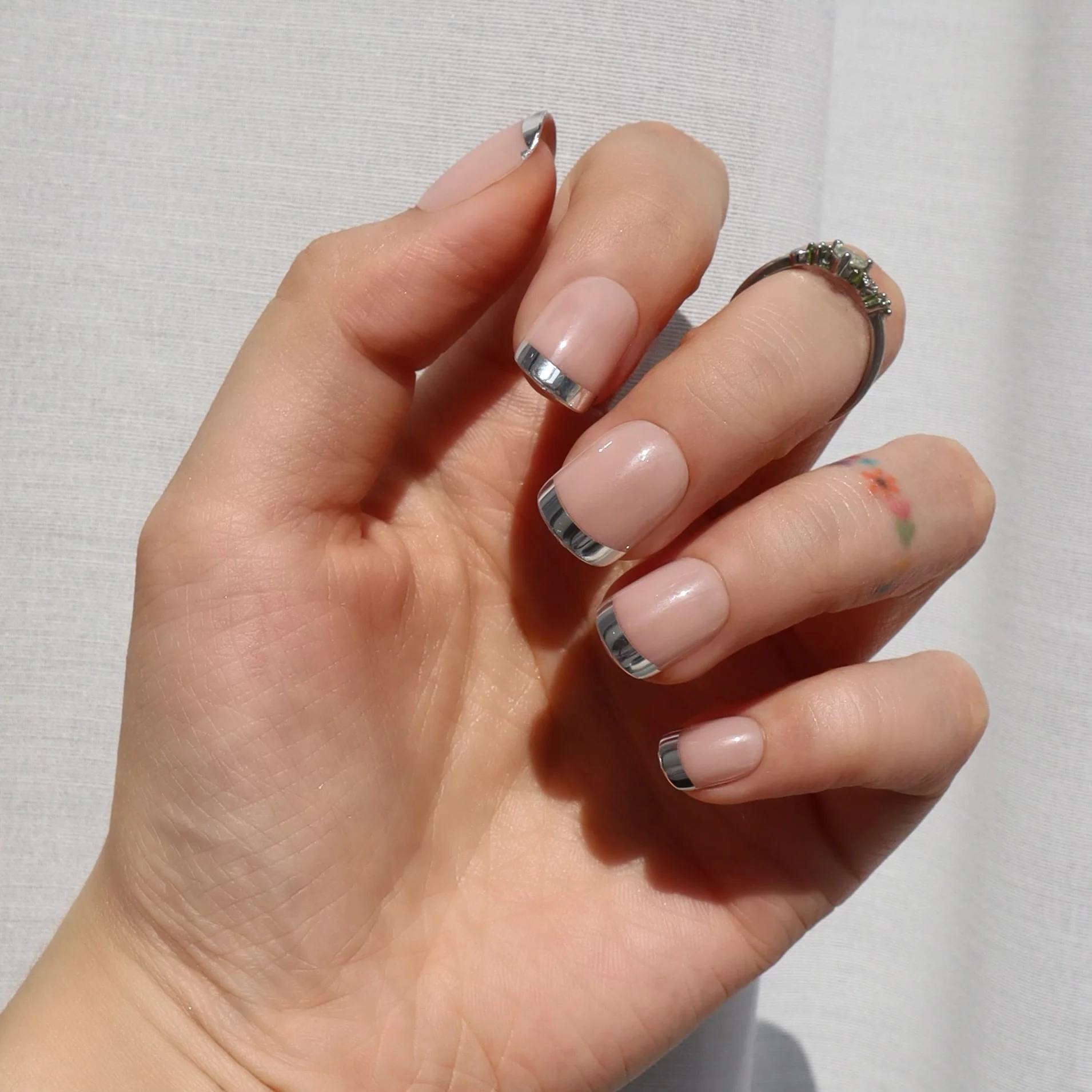 Metallic Accent - Image 2